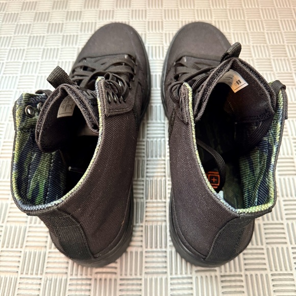 5.11 Tactical Stache High-Top Sneakers Triple Black - Mens 9 - Picture 3 of 5